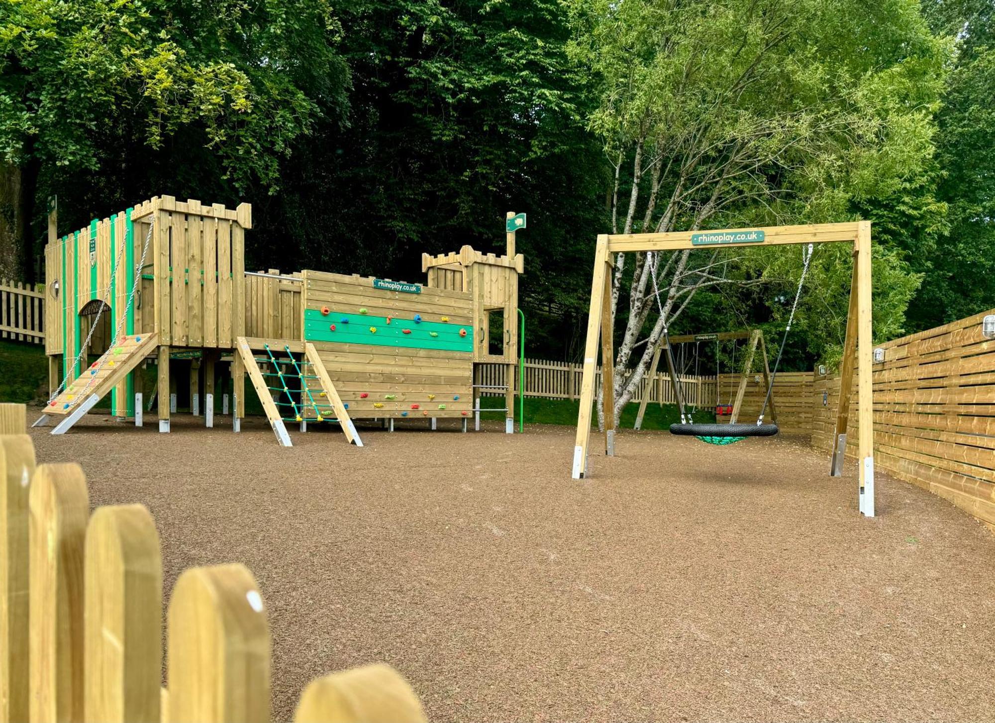 Spacious Primrose Lodge For 6 With Hot Tub At A Spa Resort Chudleigh Exterior photo